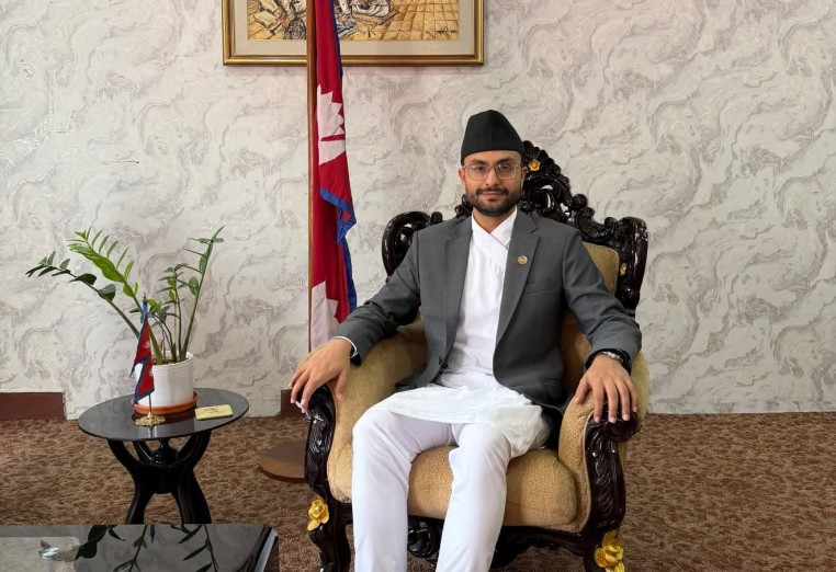 प्रश्नपत्र चुहावट प्रकरणलाई शिक्षा सुधारको अवसरका रूपमा लिएका छौँ : मन्त्री सस्मित पोखरेल