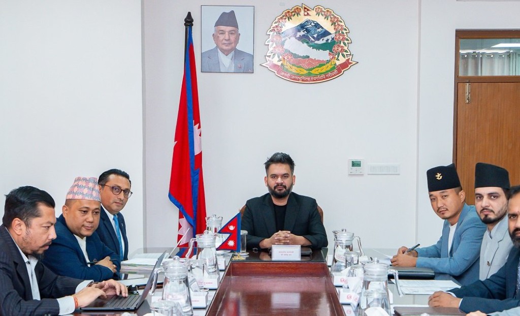 शिक्षा क्षेत्रमा सुधारका लागि सरकारको प्रतिबद्धता: विद्यालय शिक्षा निःशुल्क र अनिवार्य बनाइने