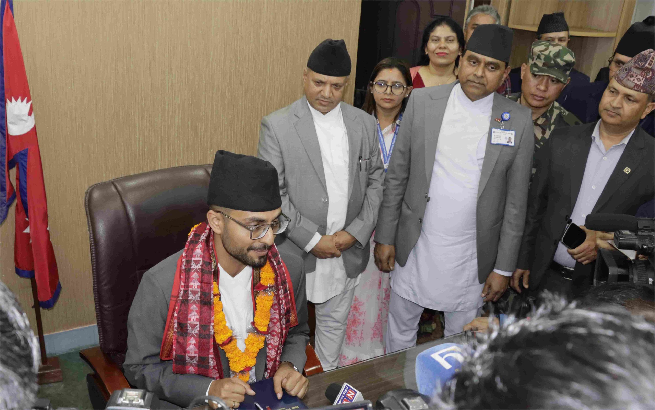 शिक्षा मन्त्रीमा सस्मित पोखरेल नियुक्त — शिक्षा र खेलकुदमा राजनीतीकरण अन्त्य गर्ने प्रतिबद्धता