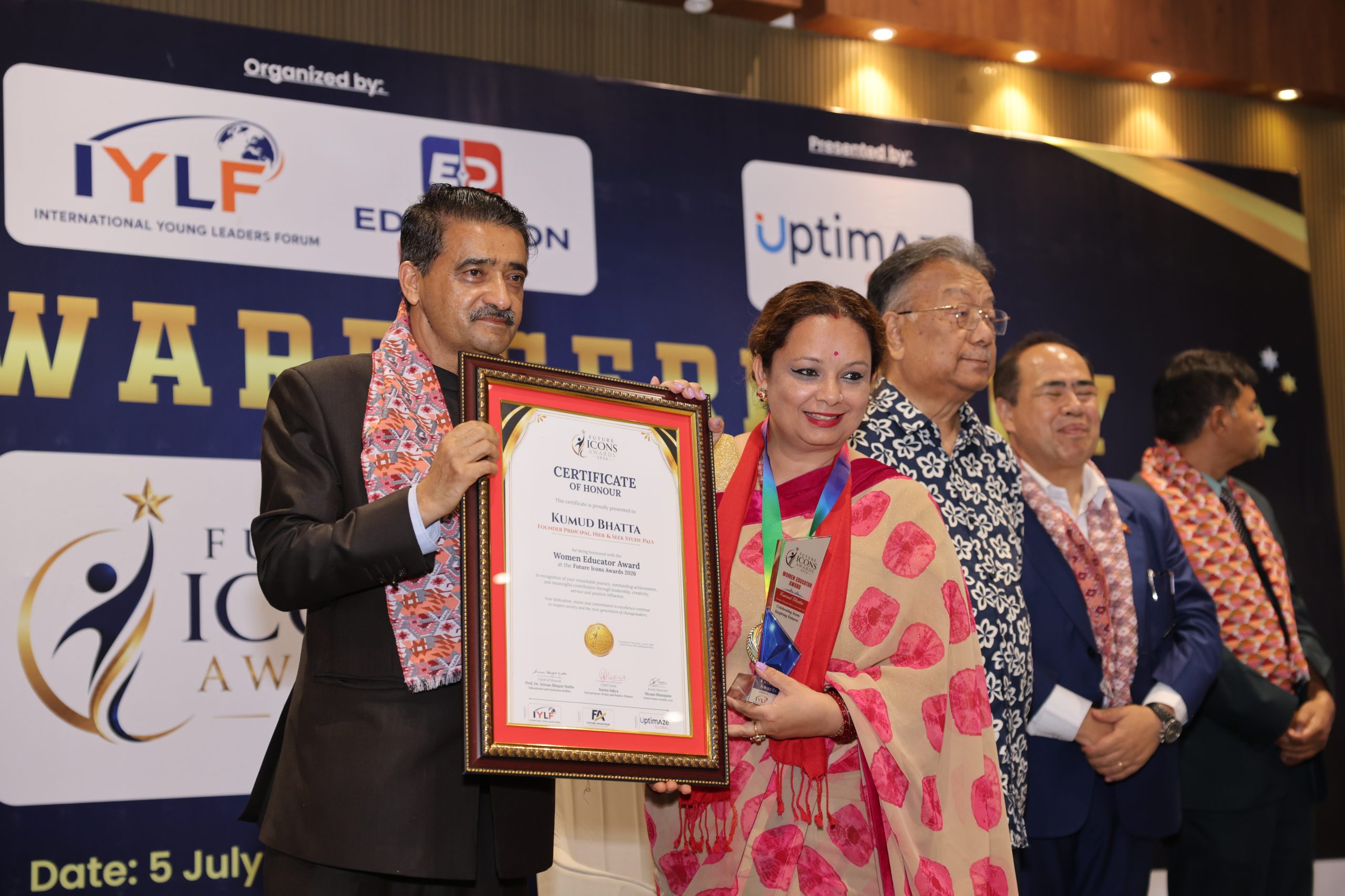 कुमुद भट्टलाई वुमन एजुकेटर अवार्ड